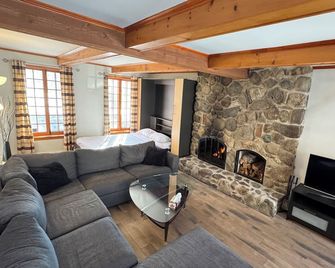 Chalet in naturespa-salt poolsaunabilliardsfireplacewifihiking in the mountains - Orford Lake - Salon