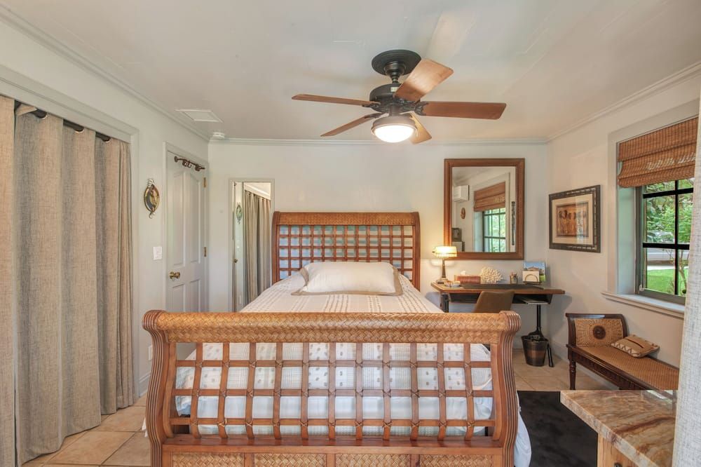 La Quiete Cove for One - לייק וורת' - חדר שינה