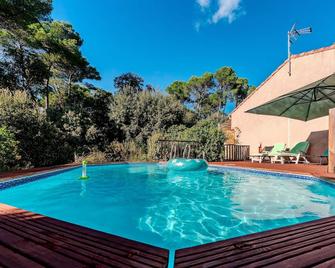 maison vacances 6 à 8 personnes parc du verdon - Sillans-la-Cascade - Pool