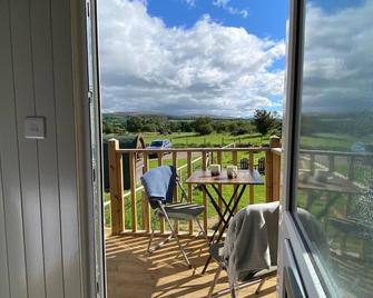 1 Bed Shepherds Hut-Sleeps 2-Free Parking-Mtn View - Omagh - Balcón