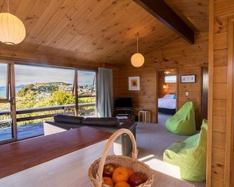 Beach House on the Ridge - Kaiteriteri House - Kaiteriteri - Dining room