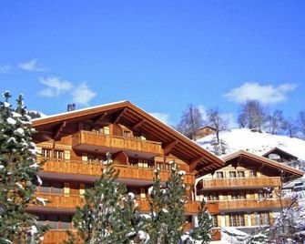 Apartment Chalet Smaragd-1 by Interhome - Гріндельвальд - Будівля