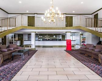 Days Inn by Wyndham Dothan - Dothan - Lobby