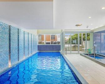 Warm Waves - Beach Pool Home - Glenelg - Pool