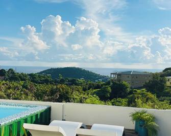 Seabreeze cottage with private pool and sunset view - St. John