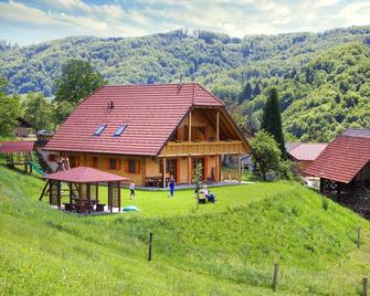 Apartment Blau on the farm Pirc - Laško - Edificio