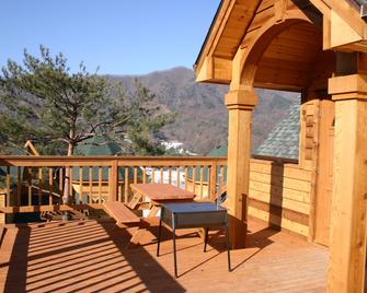 Elf Resort Hotel - Pyeongchang - Balcony