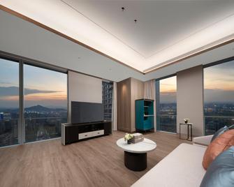 Crowne Plaza Hangzhou Linping By IHG - Hangzhou - Living room