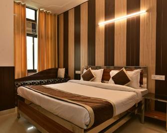 Greno House - Greater Noida - Schlafzimmer