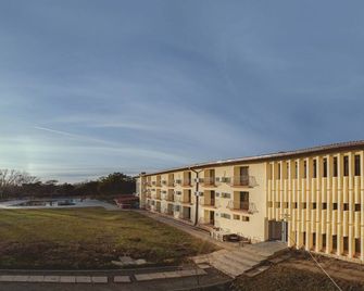 Q Hotel - Neptun - Edificio