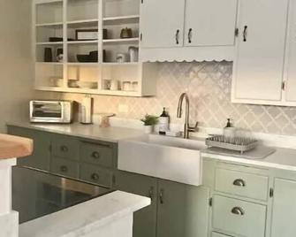 The Countryside Cottage - Bliss - Kitchen