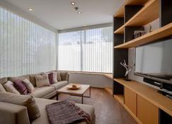 Yasuragi - Niseko - Living room