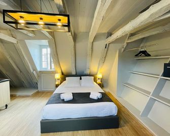 Sarlat.Catalina - סרלה לה-קאנדה - חדר שינה