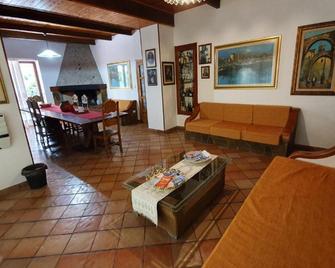 Villa Canu - Fertilia - Living room