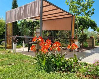 El Corsaro One-Bedroom Apartment With Garden 3 - Vrsar - Innenhof