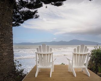 Bach251 absolute beachfront - Paraparaumu - Patio