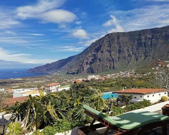 La Brujita - Frontera - شرفة