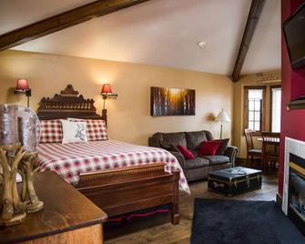 Sundance Suite, 1 Bedroom with fireplace Dogs OK - Estes Park - Bedroom
