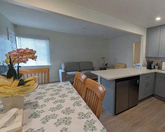 Rest Haven Motel - Santa Monica - Phòng bếp