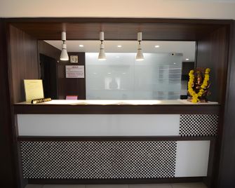 Hotel Kirti - Jamnagar - Front desk