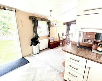 Cabin sleeps 5 Patio Pets Pool Peaceful Place - Dunbar