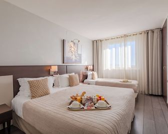 Hôtel La Plage - Sainte-Maxime - Ložnice