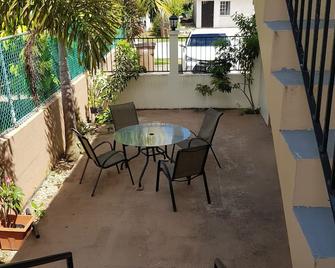 2 Bedroom 1 Bath Near Hospital and Shopping and Beach - Tamuning - Balcony