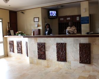 Hotel Jouvence 2000 - Yaoundé - Front desk