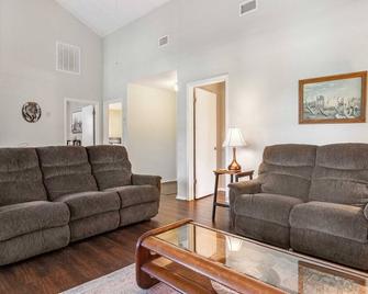 Lambert Park on Medina River - Bandera - Sala de estar