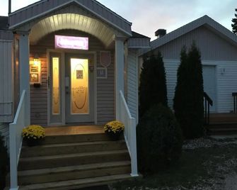 Motel Panorama - Lac-Bouchette - Building