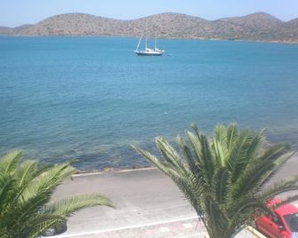 Elounda Alikes Suites & Studios - Елунда