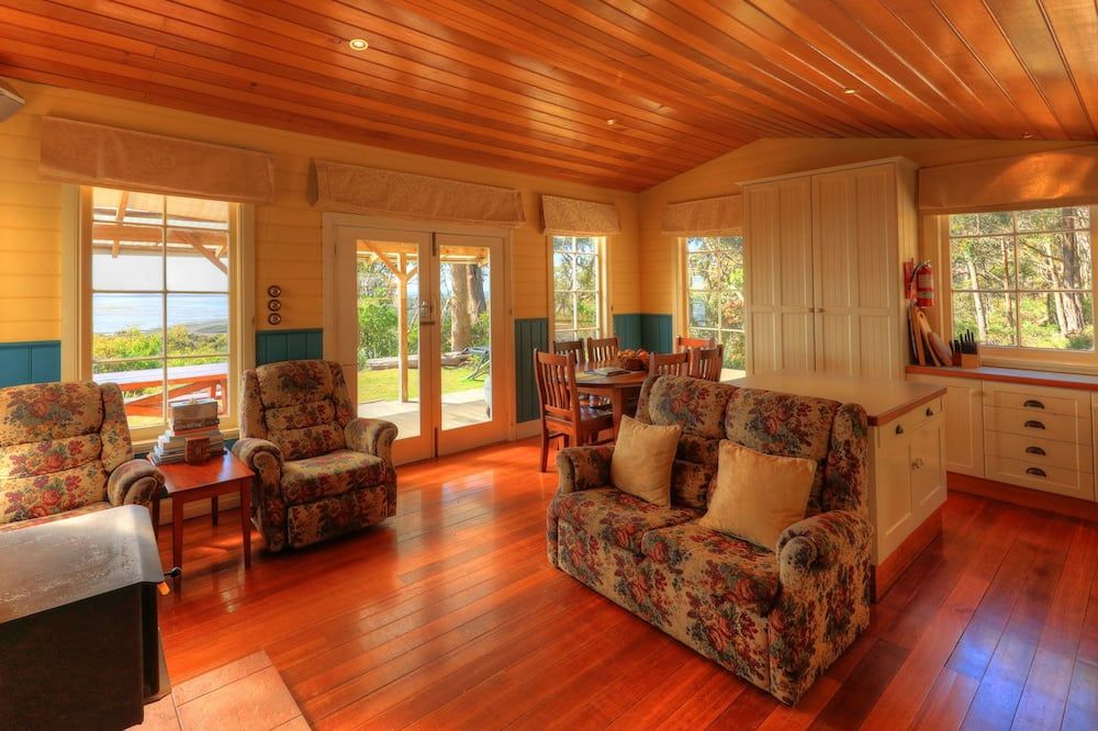Island View Spa Cottage - Smithton - Sala de estar