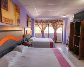Hotel Tradicional Savaro Sa De CV - Zihuatanejo - Bedroom