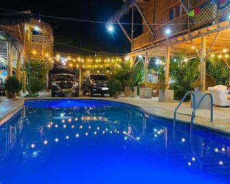 Hotel Cascol - Puerto López - Zwembad