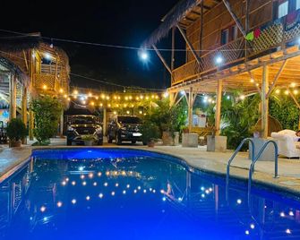 Hostal El Cascol - Puerto López - Pool