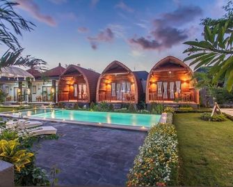 Mailaku House - North Kuta - Pool