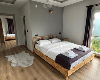 Burahan Suit Hotel - Çamlihemşin - Bedroom
