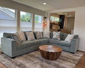 Regal's Cottage on the Lake - Jackson - Sala de estar