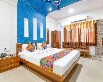 Fabhotel Raj Ratna - Nr Ashram Road - Ahmedabad - Habitación