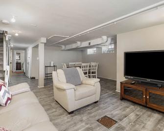 3 or 4 Bdrm Home Near Univ of Cincinnati - Cincinnati - Soggiorno