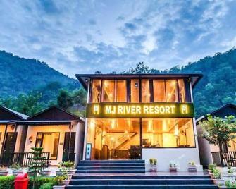 Mj River Resort By Dls Hotels - Shivpuri - Edificio