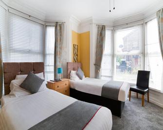 Diamonds Villa - York - Bedroom