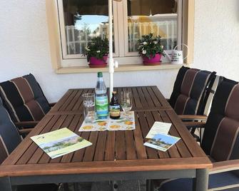 Vacation apartment Plötner - FW Plötner - Hermsdorf - Innenhof