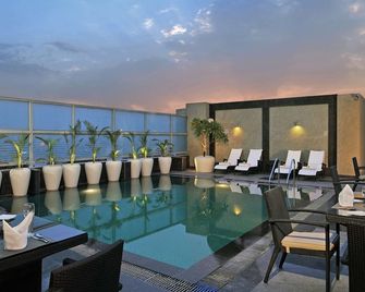Country Inn & Suites By Radisson Gurgaon Sector 12 - Gurugram - Uima-allas
