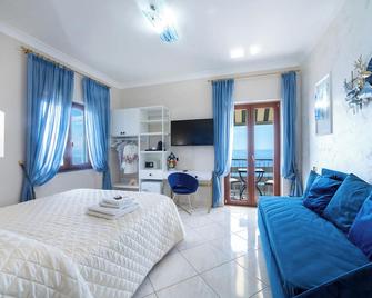 B&B Il Pavone - Conca Dei Marini - Bedroom