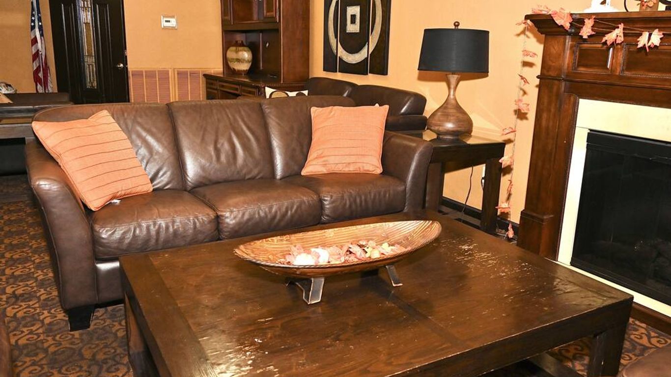 Fortune Inn & Suites