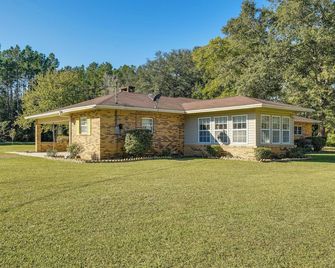 Vintage Chipley Getaway On Large Private - Chipley - Edificio