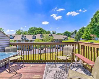 Cozy and Convenient Branson Condo with Balcony! - Branson - Balcony