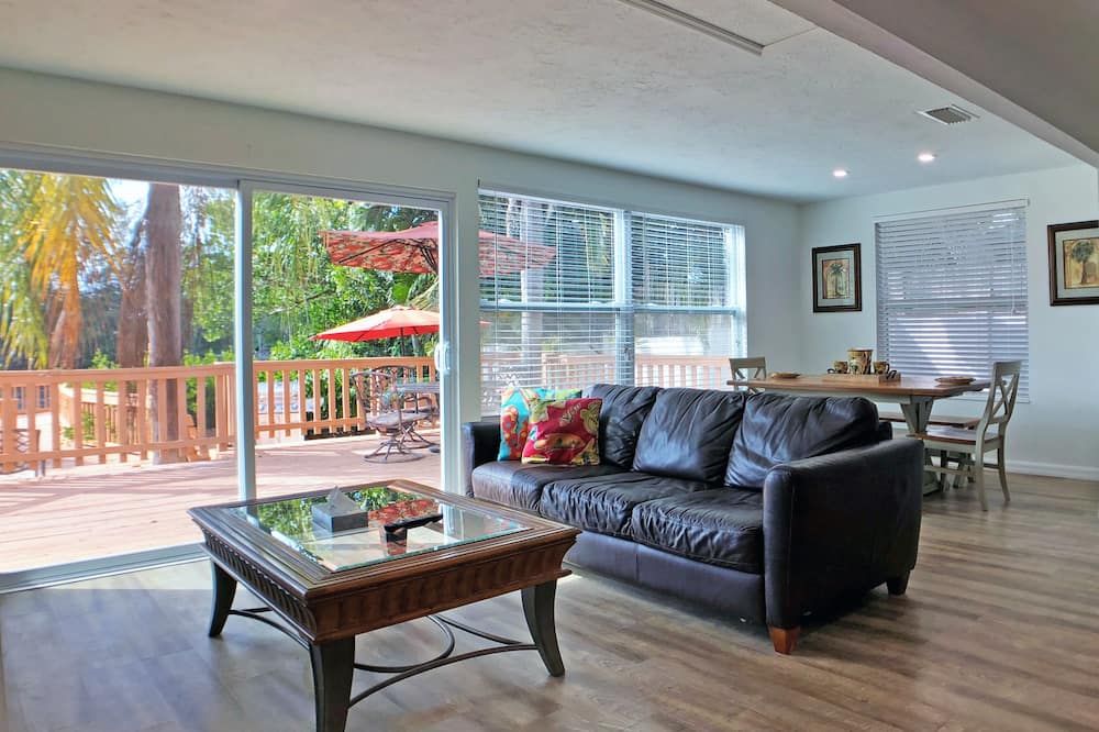 Siesta Heron Suites & Villas - Siesta Key - Living room