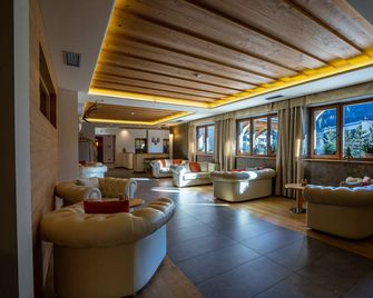 Hotel Crozzon - Madonna di Campiglio - Area lounge